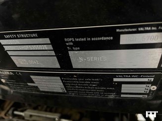 Tracteur agricole Valtra N124 - 10