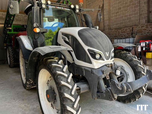 Tracteur agricole Valtra N124 - 1
