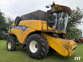 Moissonneuse batteuse New Holland CX 8.80 - 1
