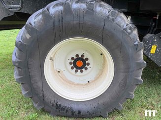 Moissonneuse batteuse New Holland CX 8.80 - 5