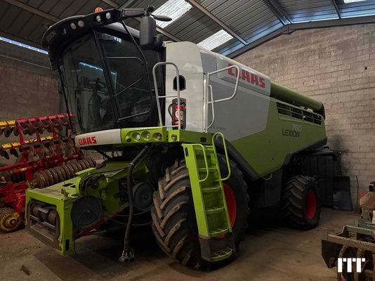 Moissonneuse batteuse Claas LEXION 760 - 1