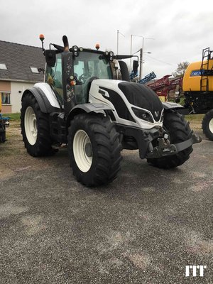 Tracteur agricole Valtra T234 - 1