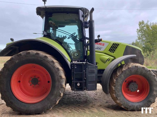 Tracteur agricole Claas AXION 800 - 1