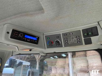 Tracteur agricole Claas AXION 800 - 7