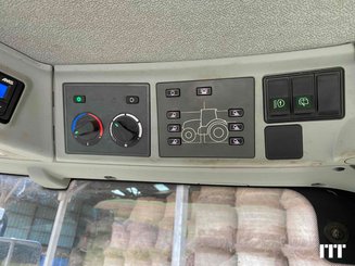 Tracteur agricole Claas AXION 800 - 8