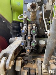 Tracteur agricole Claas AXION 800 - 12