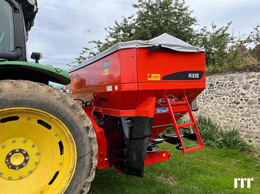 Distributeur d'engrais Kuhn AXIS 50.1 - 1